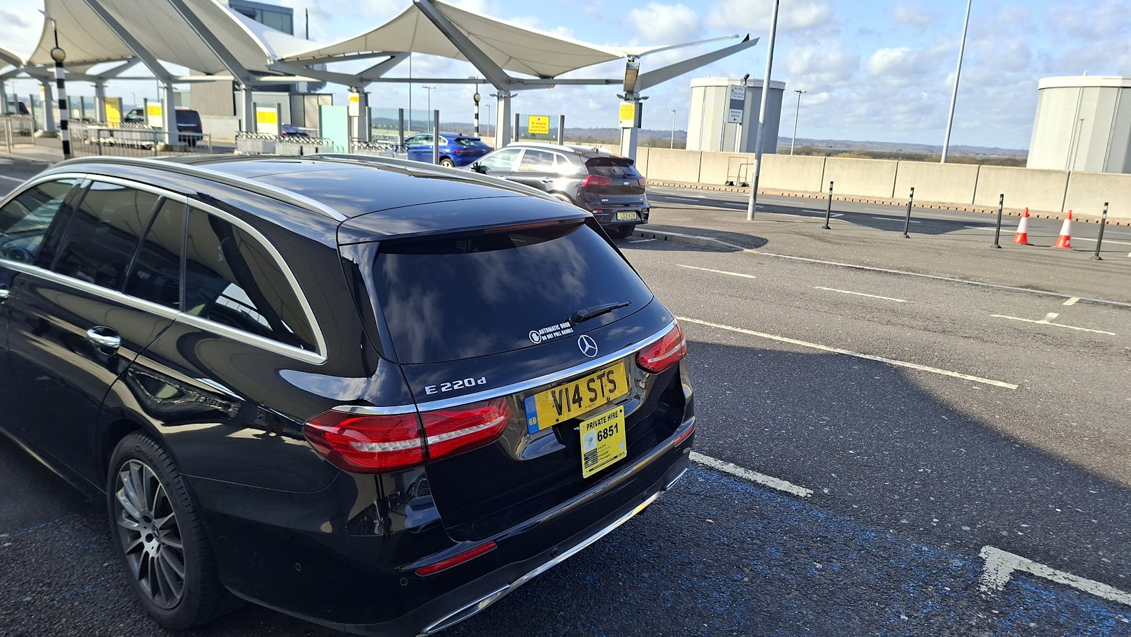 heathrow taxi booking to reading